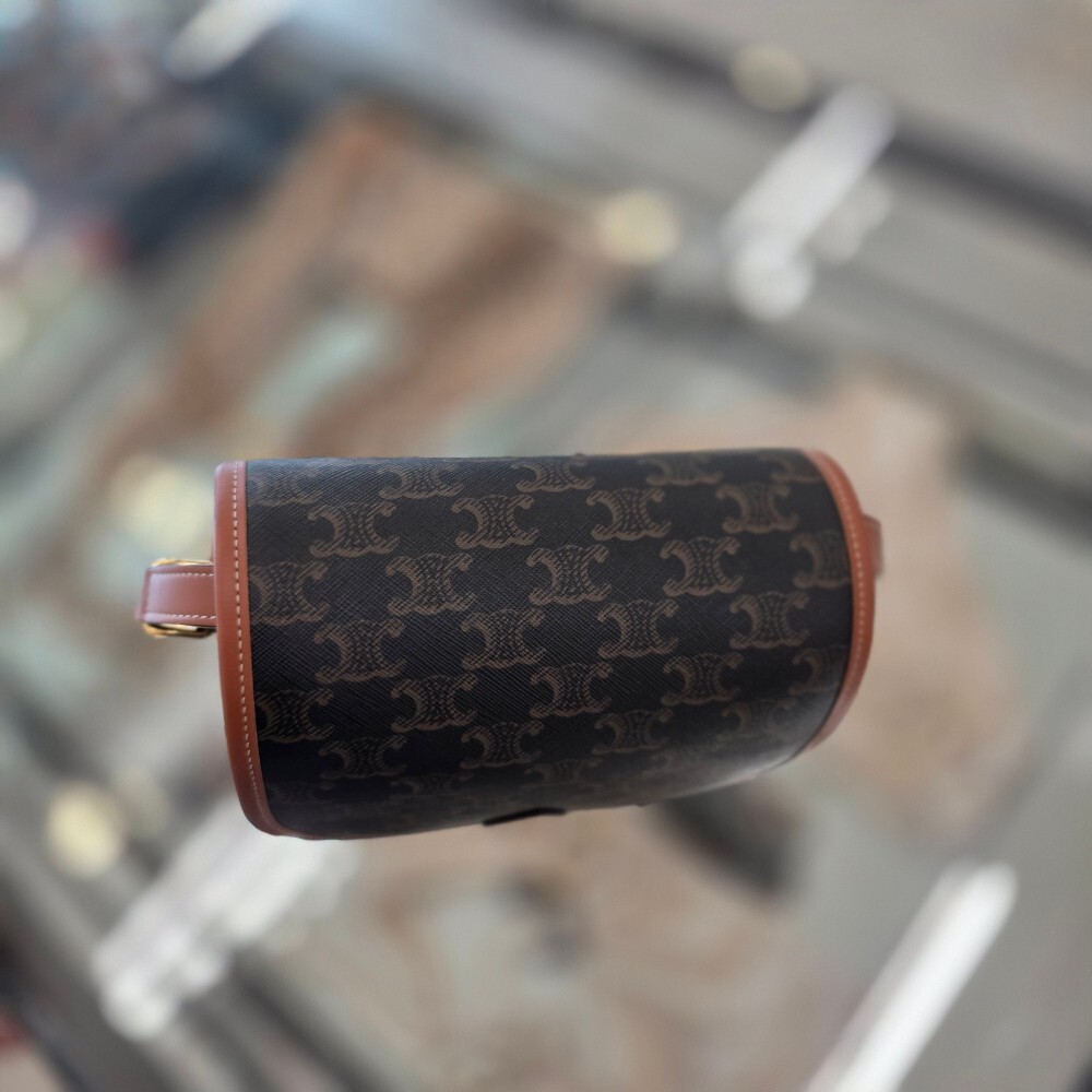 [아울렛] 셀린느 트리옹프 캔버스 폴코백 191502BZJ.04LU