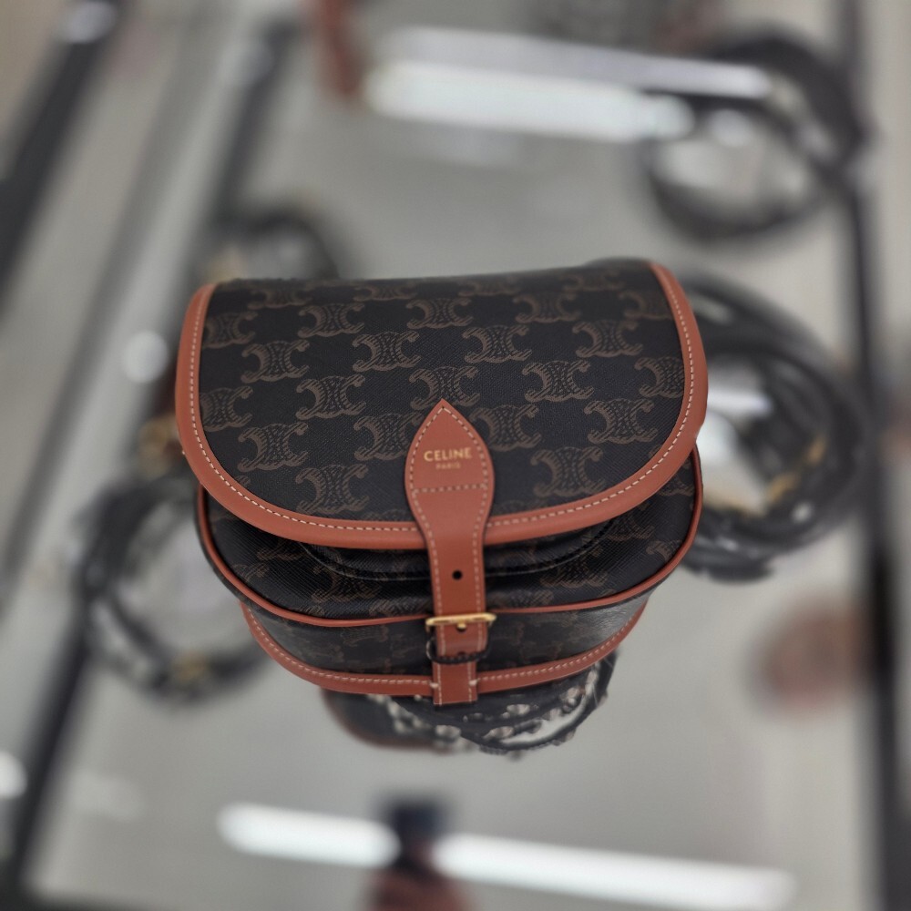 [아울렛] 셀린느 트리옹프 캔버스 폴코백 191502BZJ.04LU