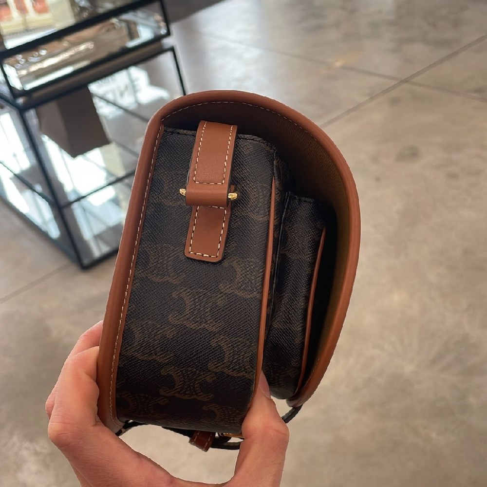 [아울렛] 셀린느 트리옹프 캔버스 폴코백 191502BZJ.04LU