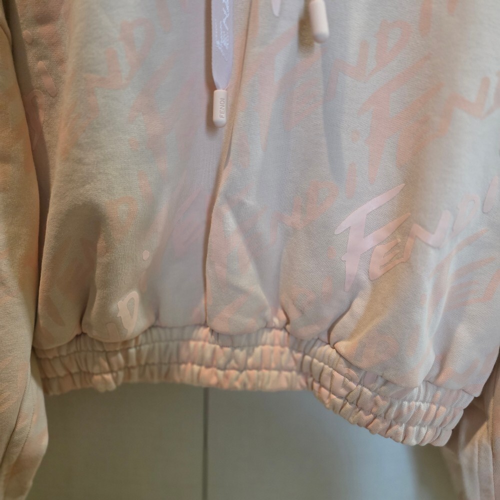 [아울렛] 펜디 로고 크롭 여성 후드 티셔츠 FAF191 AGOI 12CPC