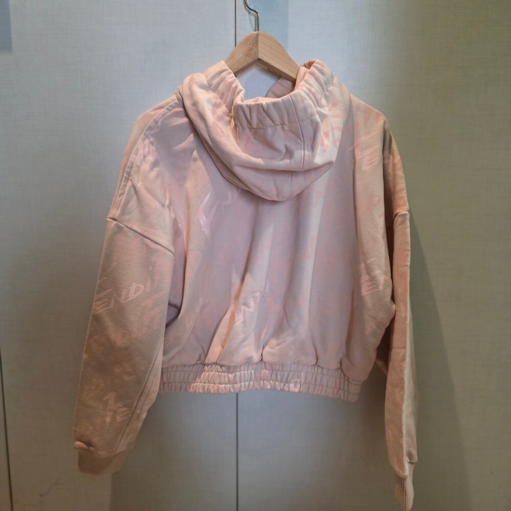 [아울렛] 펜디 로고 크롭 여성 후드 티셔츠 FAF191 AGOI 12CPC