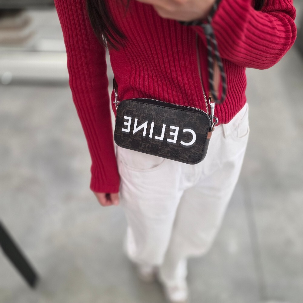 [아울렛] 셀린느 트리옹프 캔버스 호리존탈 파우치 10L272DM5.04LI