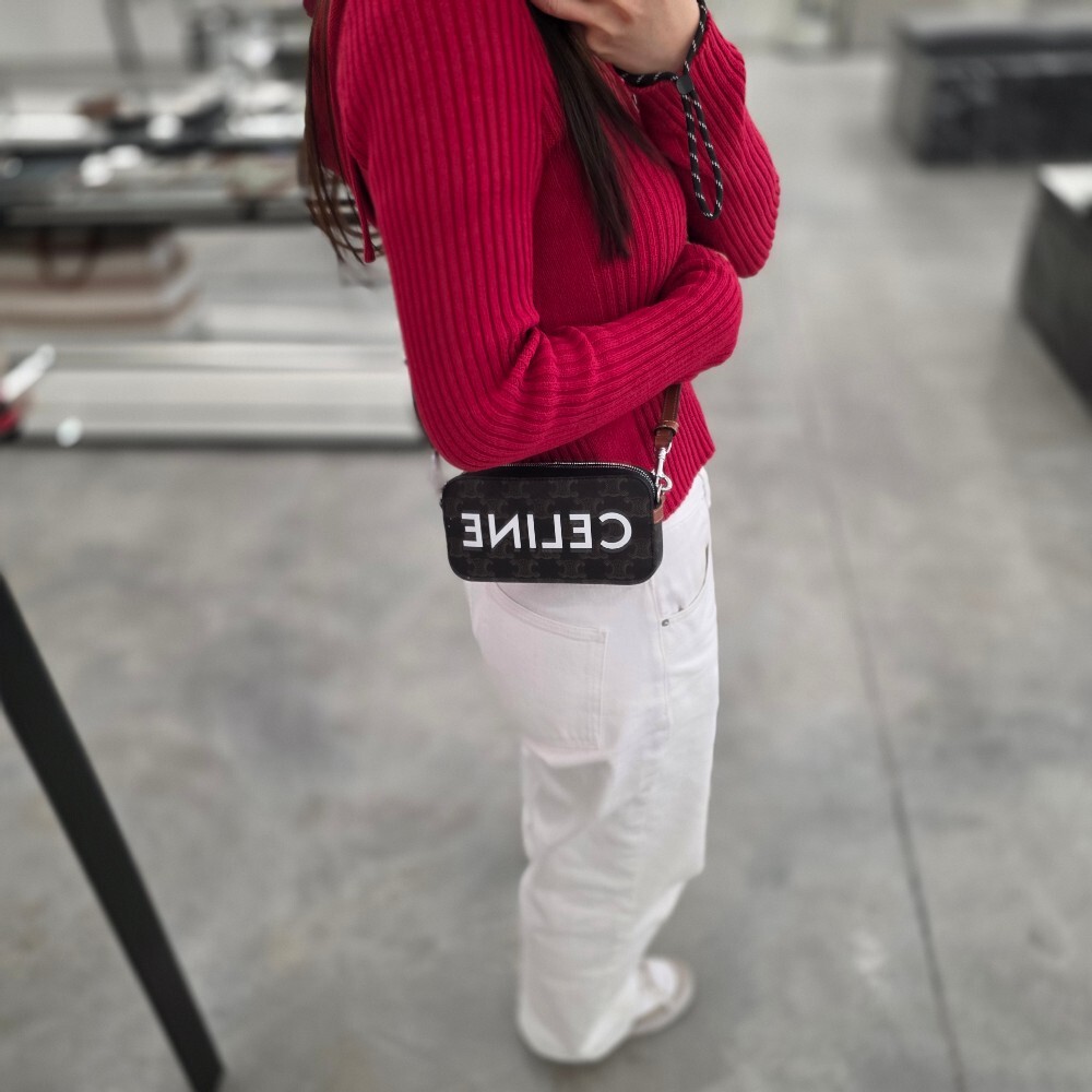 [아울렛] 셀린느 트리옹프 캔버스 호리존탈 파우치 10L272DM5.04LI