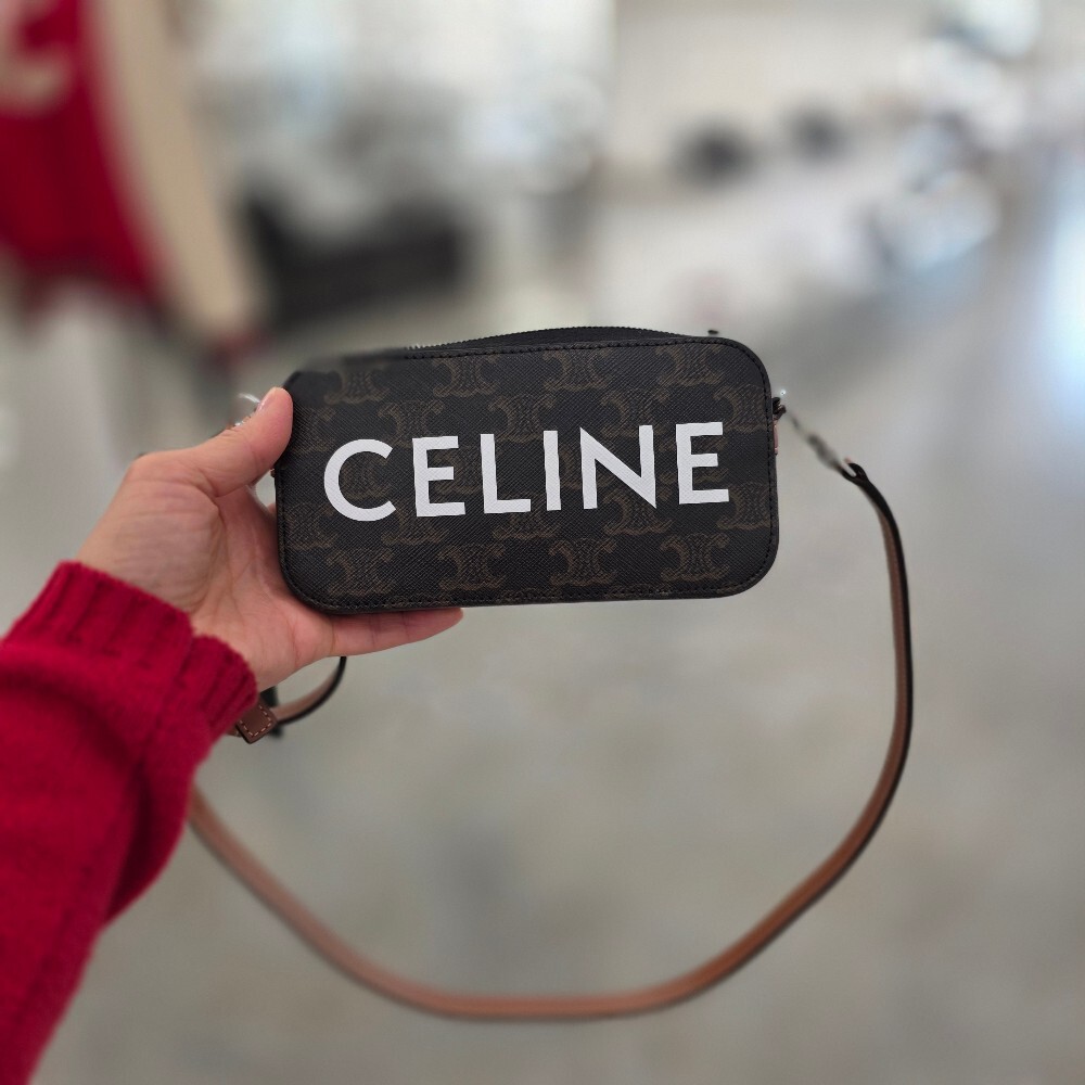 [아울렛] 셀린느 트리옹프 캔버스 호리존탈 파우치 10L272DM5.04LI