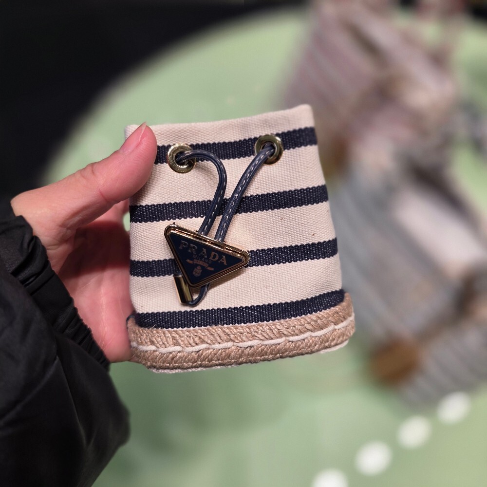 [아울렛] 프라다 스트라이프카나파미니파우치백 1NR16H