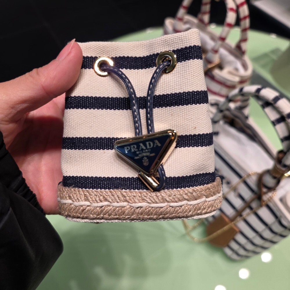 [아울렛] 프라다 스트라이프카나파미니파우치백 1NR16H