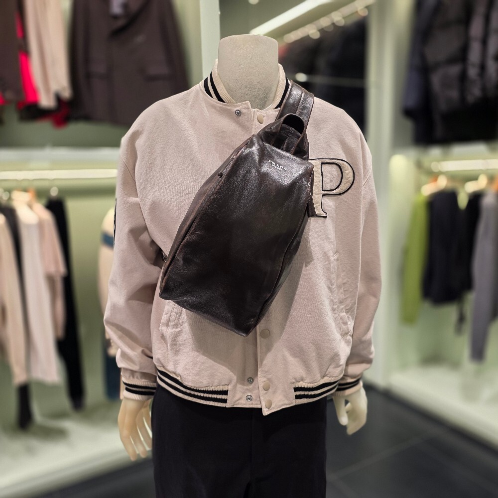 [아울렛] 프라다 빈티지 나파가죽 슬링백 2VZ114