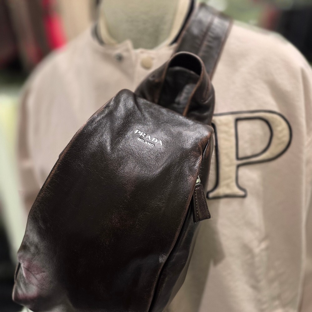 [아울렛] 프라다 빈티지 나파가죽 슬링백 2VZ114