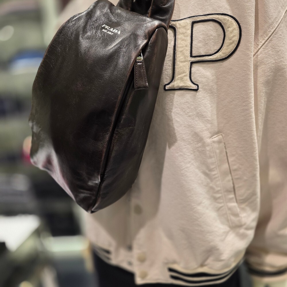 [아울렛] 프라다 빈티지 나파가죽 슬링백 2VZ114