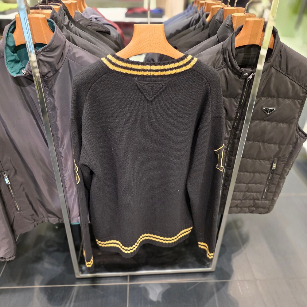 [아울렛] 프라다 캐시미어 울 남성 가디건 UMG359