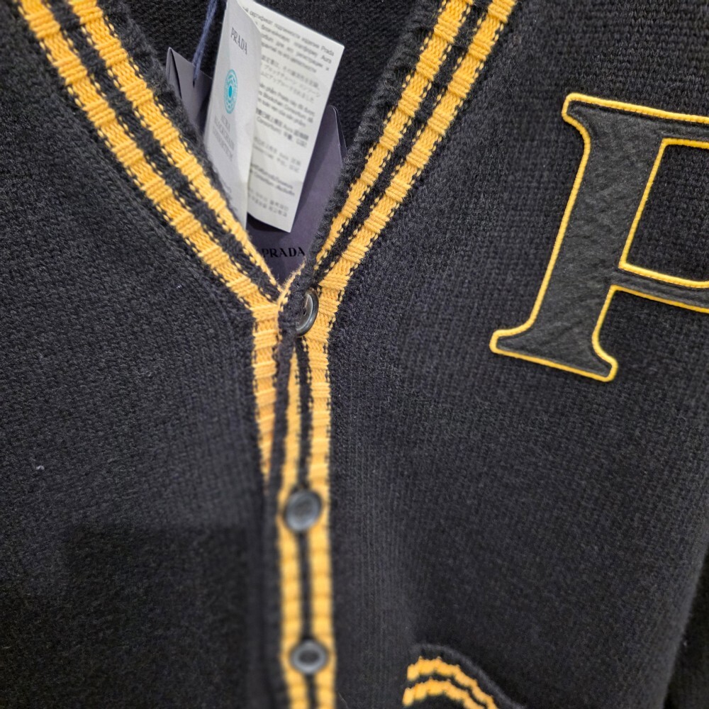 [아울렛] 프라다 캐시미어 울 남성 가디건 UMG359