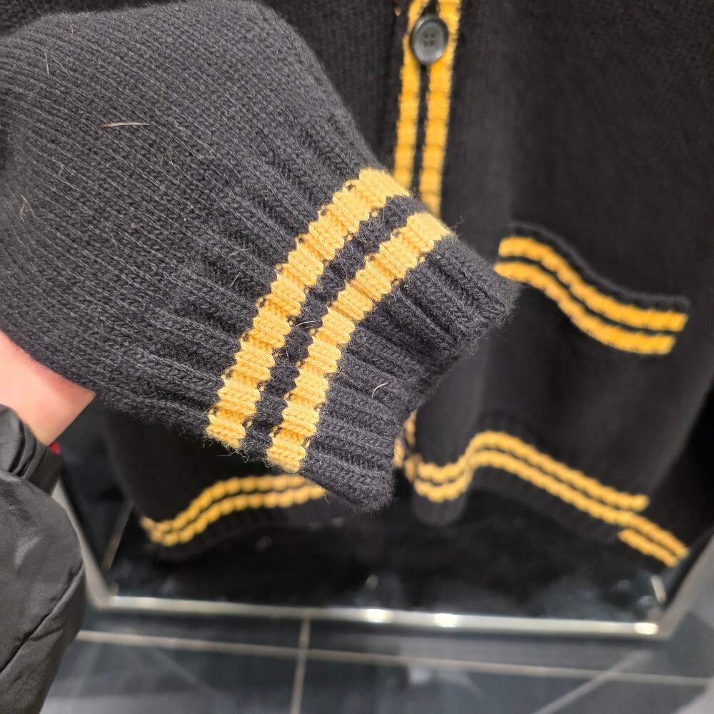 [아울렛] 프라다 캐시미어 울 남성 가디건 UMG359