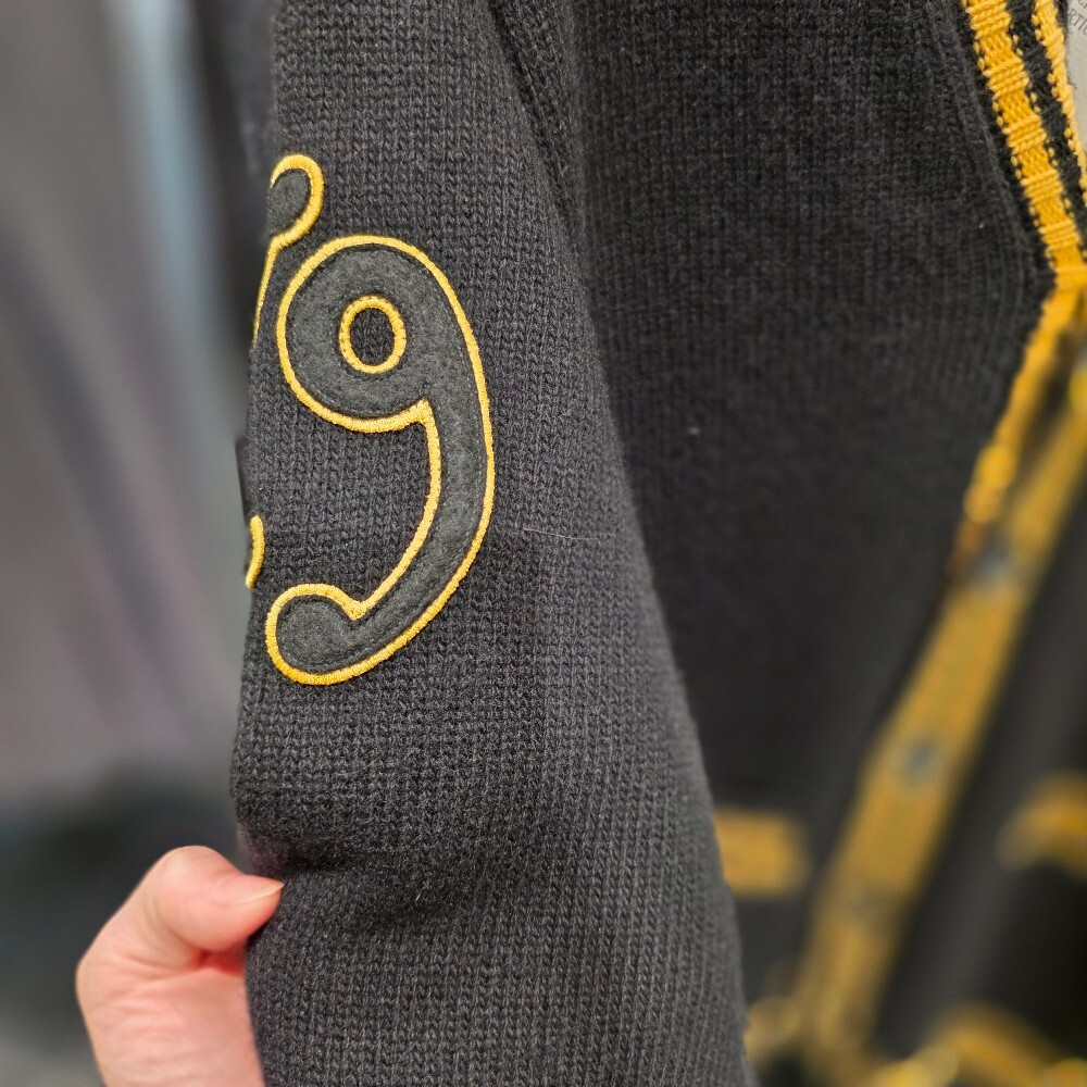 [아울렛] 프라다 캐시미어 울 남성 가디건 UMG359