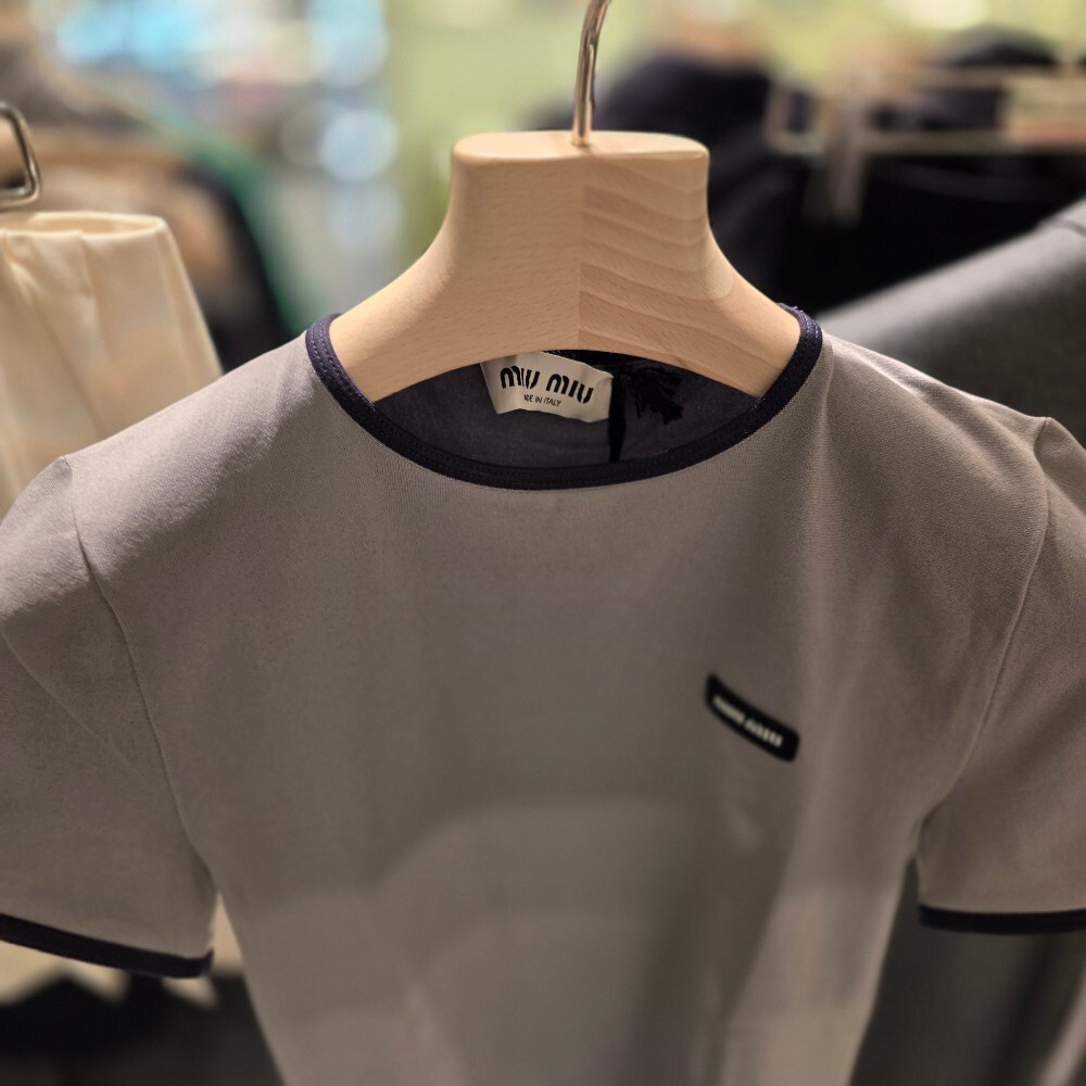 [아울렛] 미우미우 여성 반팔 티셔츠 MMLA88