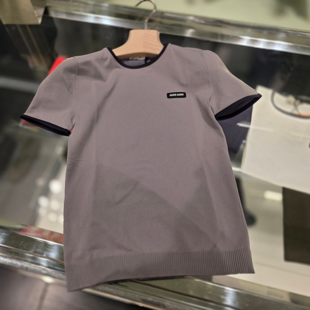 [아울렛] 미우미우 여성 반팔 티셔츠 MMLA88