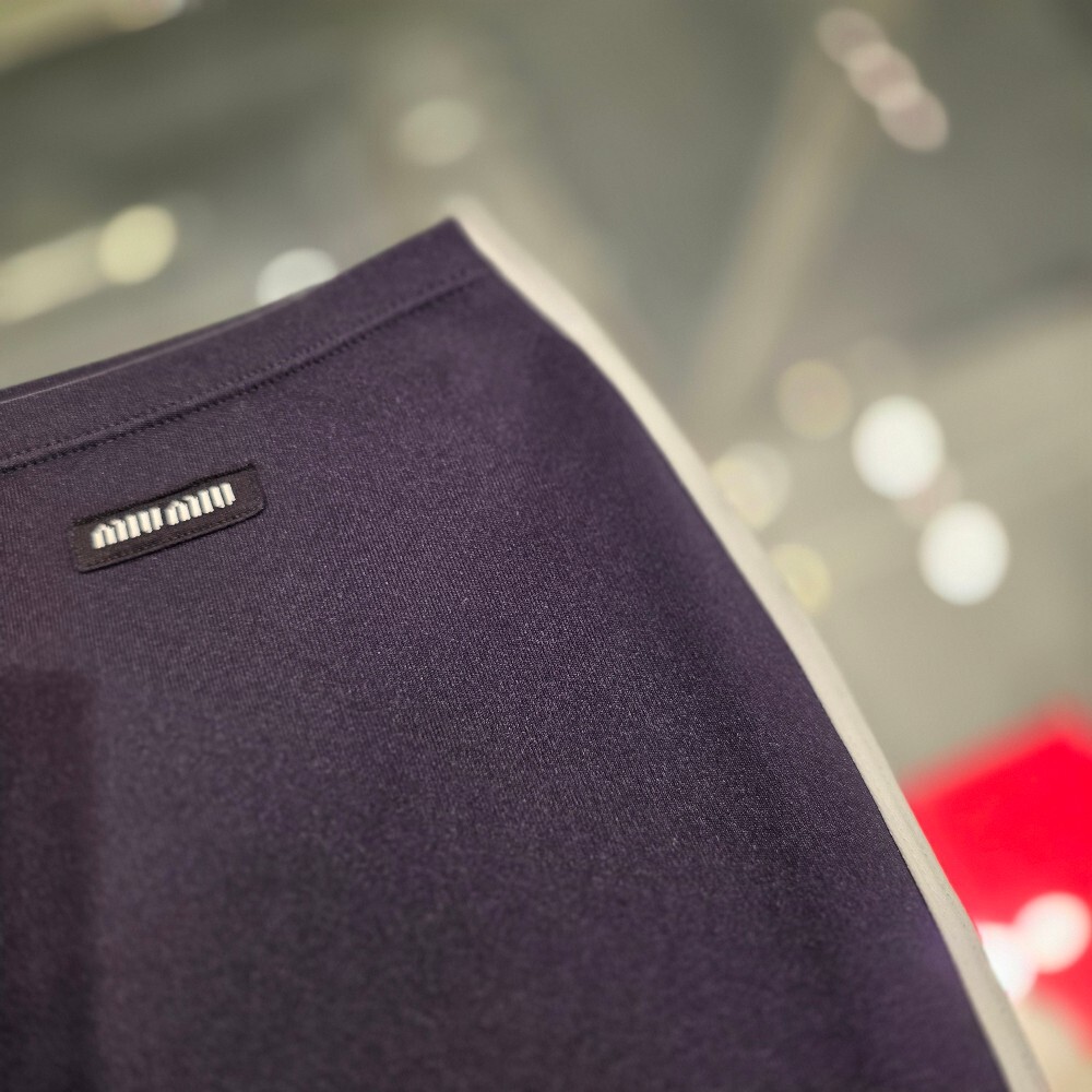 [아울렛] 미우미우 테크니컬 얀 미니 스커트 MMG544