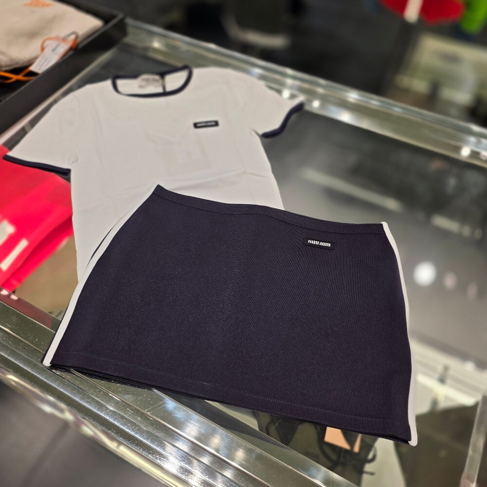 [아울렛] 미우미우 테크니컬 얀 미니 스커트 MMG544