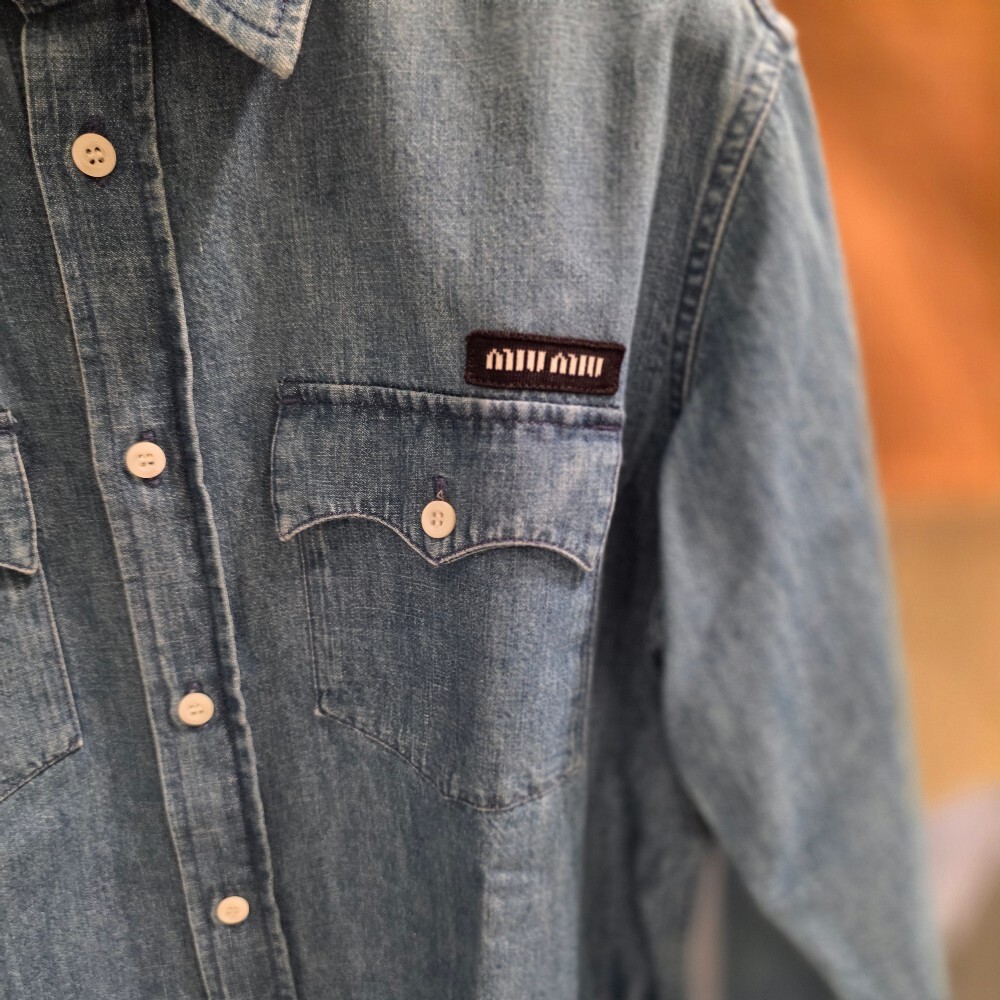 [아울렛] 미우미우 로고 여성 데님 셔츠 GWC123