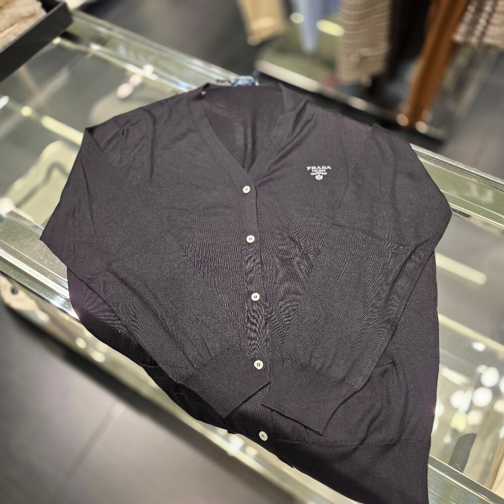 [아울렛] 프라다 실크 여성 가디건 P25M89