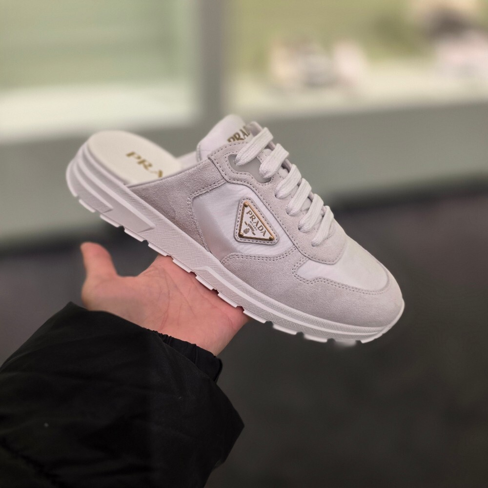 [아울렛] 프라다 리나일론 스웨이드 스니커즈뮬 1E022O