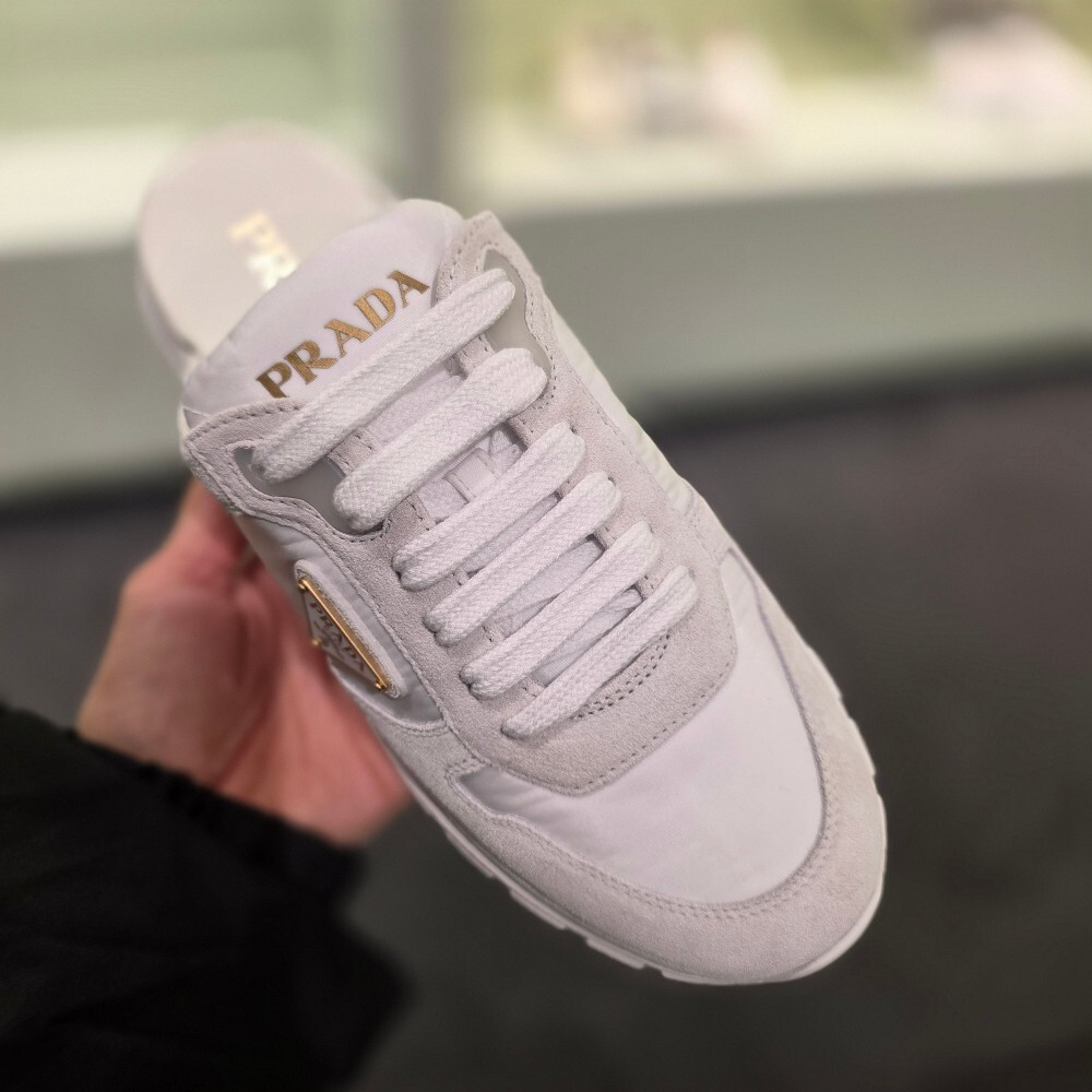 [아울렛] 프라다 리나일론 스웨이드 스니커즈뮬 1E022O