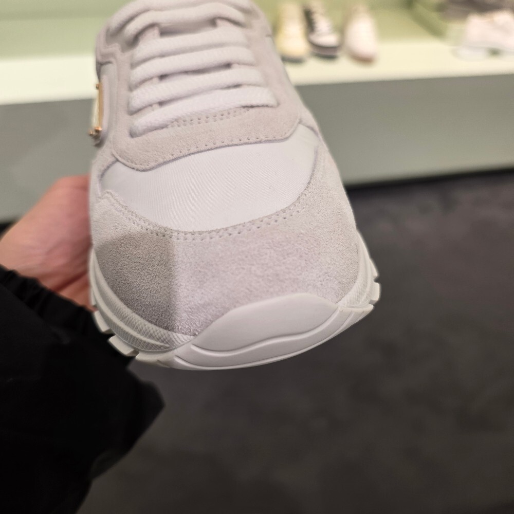 [아울렛] 프라다 리나일론 스웨이드 스니커즈뮬 1E022O