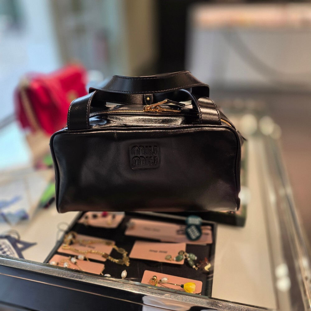 [아울렛] 미우미우 로고 여성 가죽 탑 핸들 토트백 5BB182