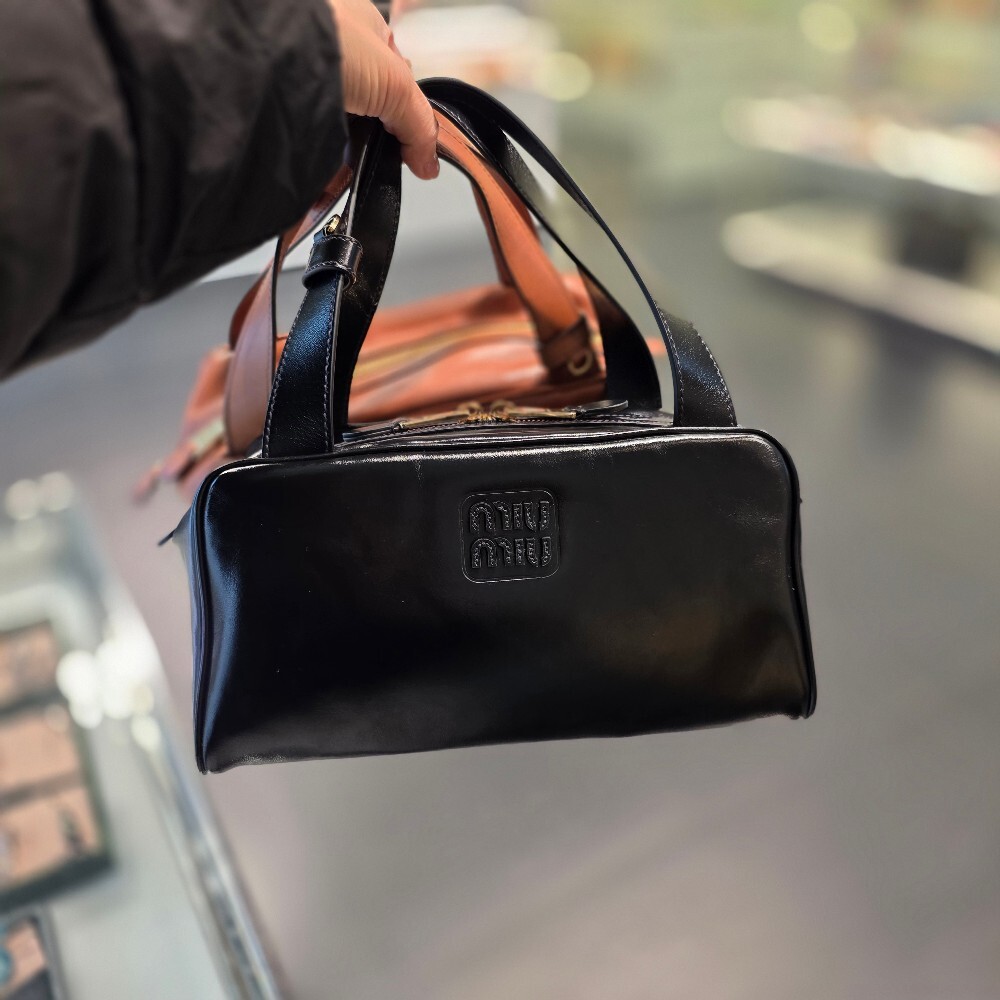 [아울렛] 미우미우 로고 여성 가죽 탑 핸들 토트백 5BB182