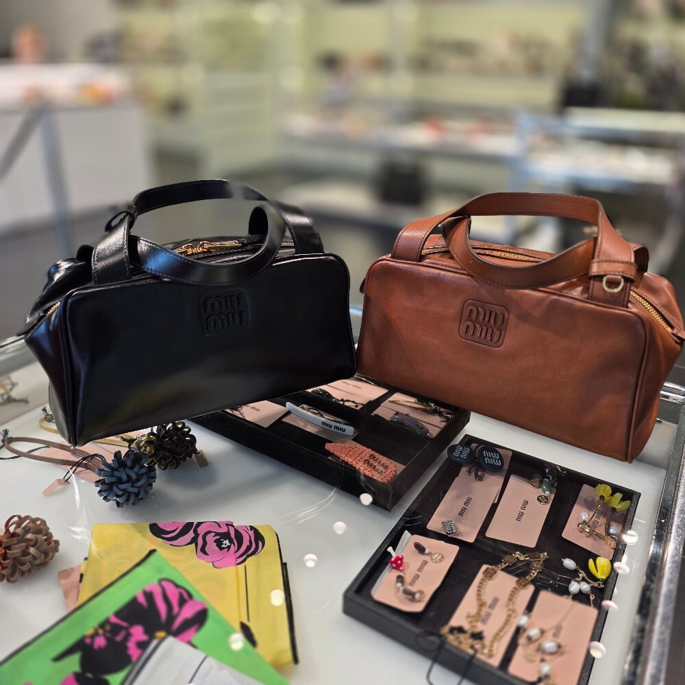 [아울렛] 미우미우 로고 여성 가죽 탑 핸들 토트백 5BB182