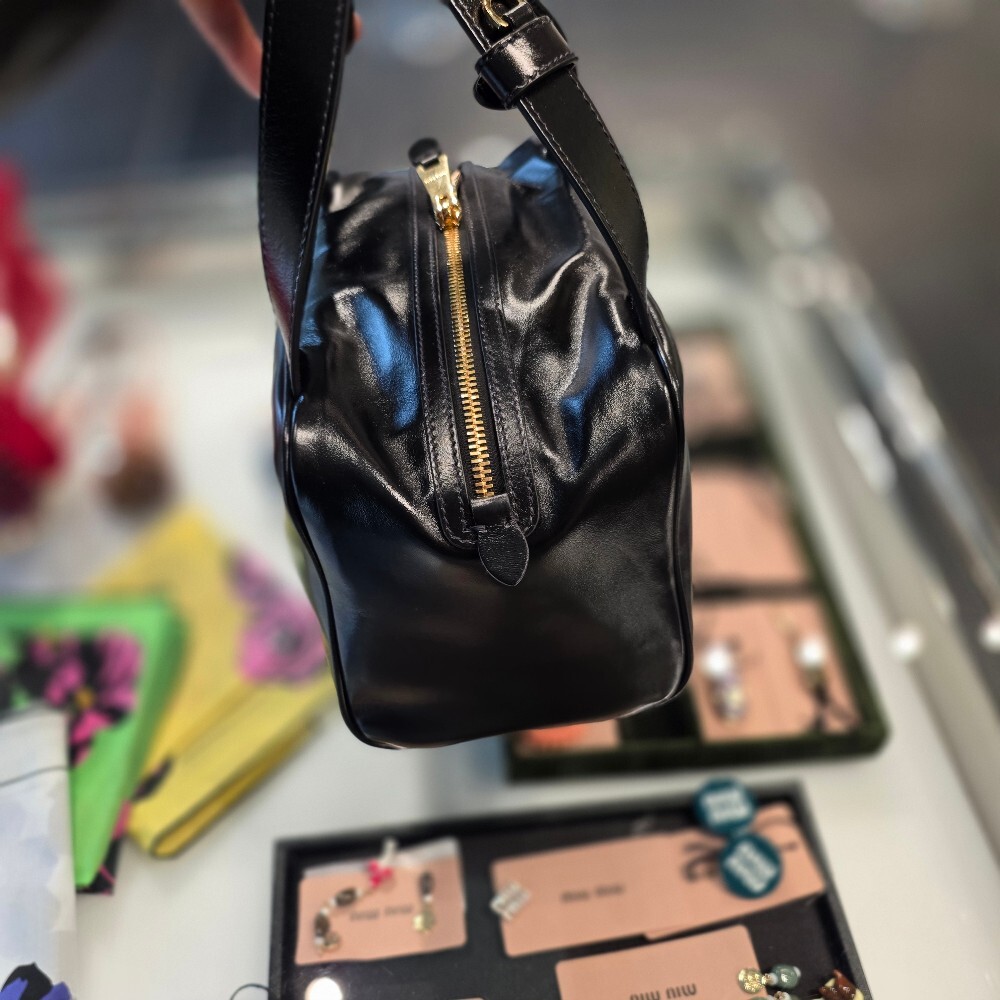 [아울렛] 미우미우 로고 여성 가죽 탑 핸들 토트백 5BB182