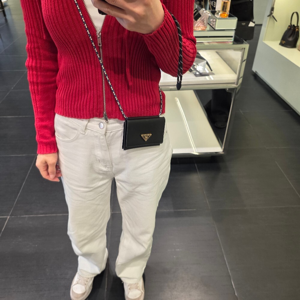 [아울렛] 프라다 삼각로고 우븐 스트랩 카드 지갑 1MR046