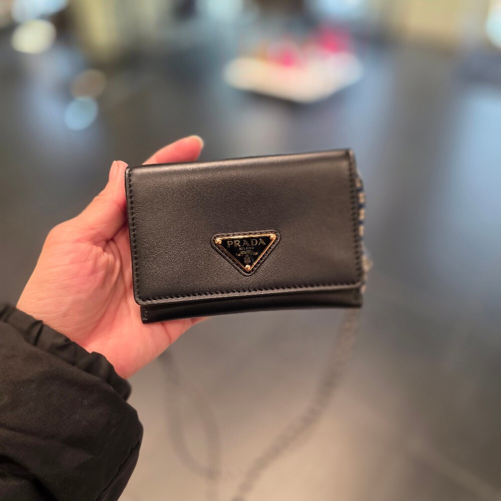 [아울렛] 프라다 삼각로고 우븐 스트랩 카드 지갑 1MR046