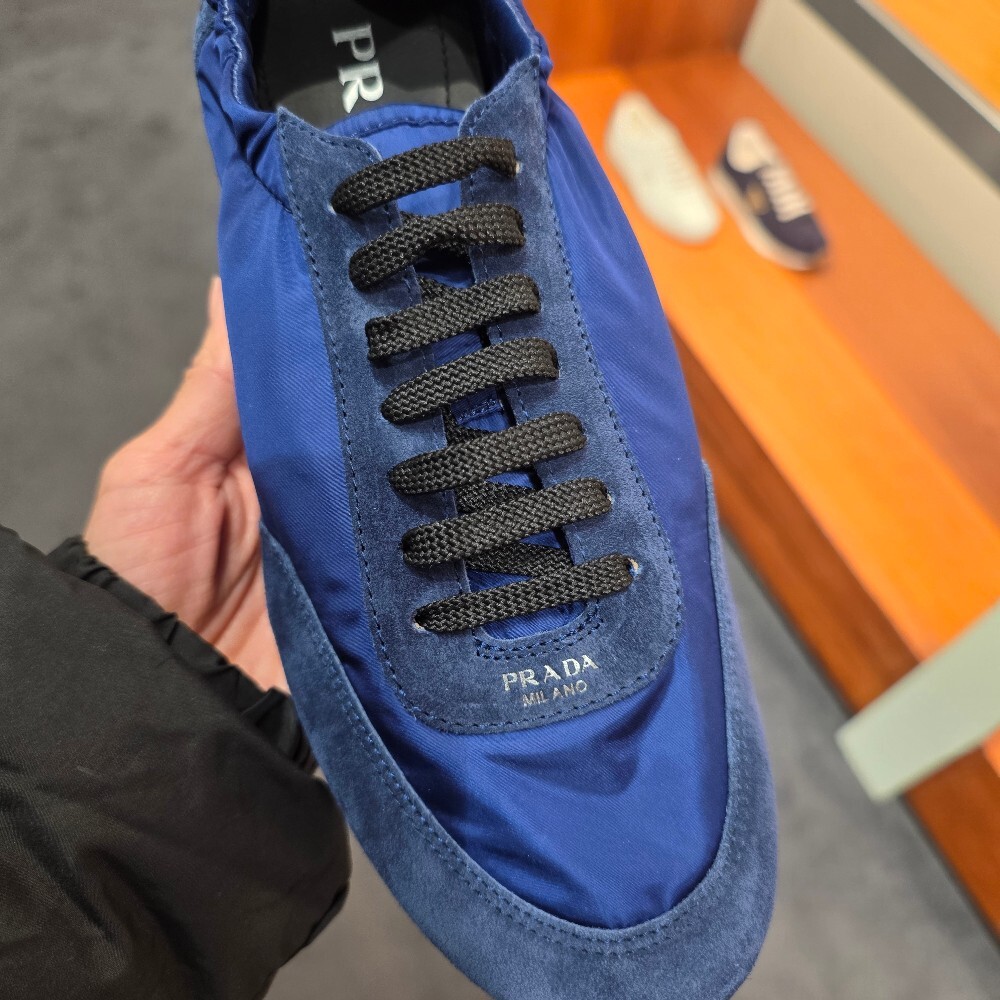 [아울렛] 프라다 컬랩스 리나일론 남성 스니커즈 2EG479