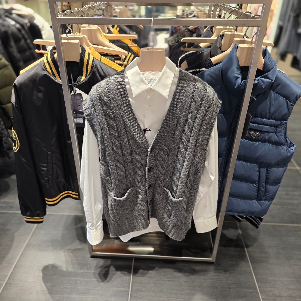 [아울렛] 프라다 캐시미어 남성 베스트 UMT496