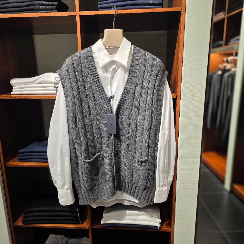 [아울렛] 프라다 캐시미어 남성 베스트 UMT496