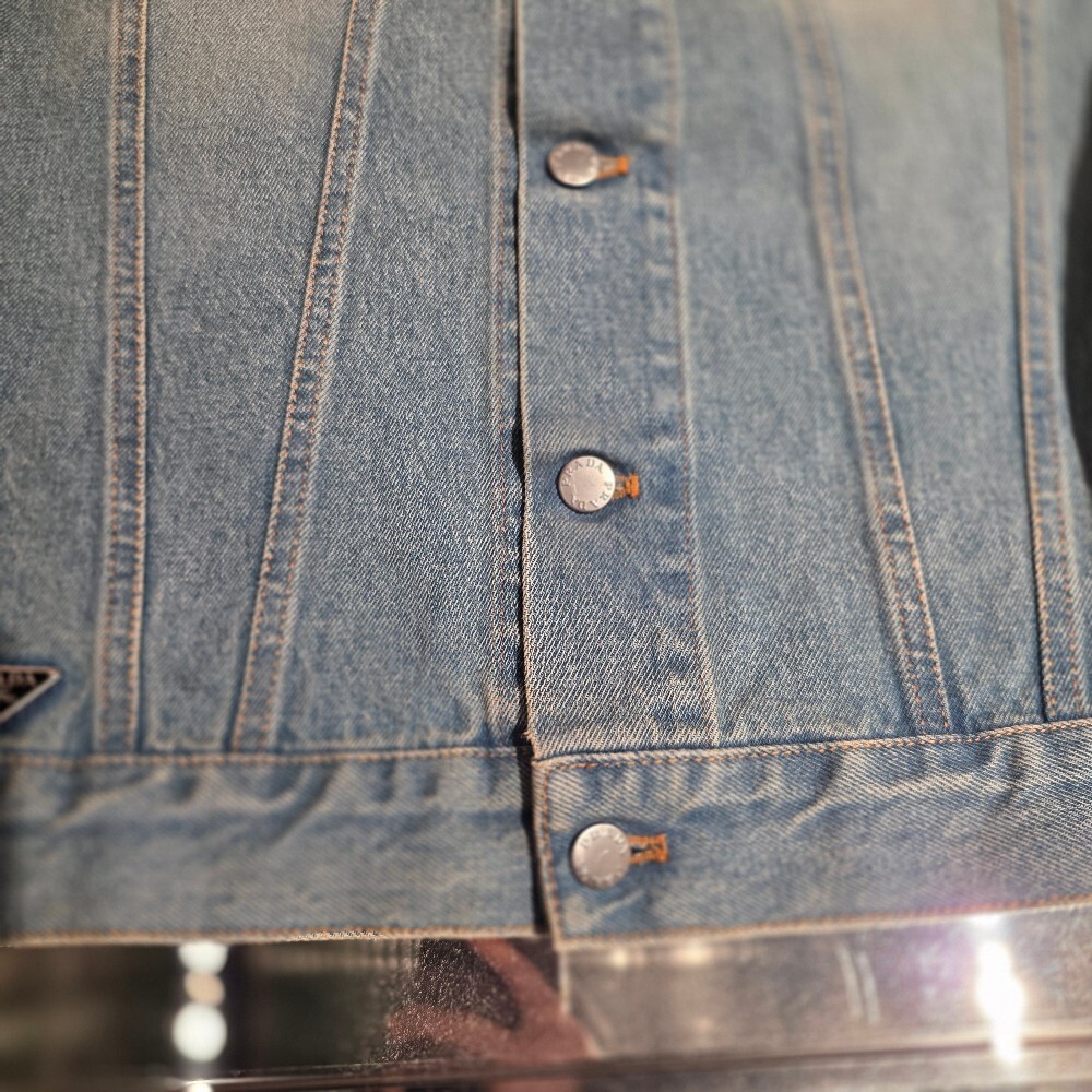 [아울렛] 프라다 삼각로고 남성 데님 자켓 GEB227