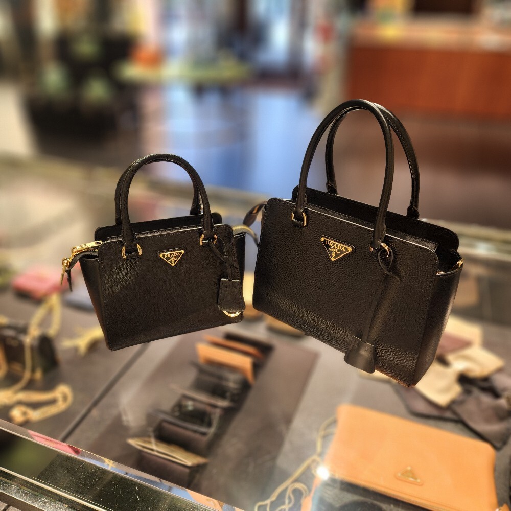 [아울렛] 프라다 삼각로고 사피아노 토트백 1BA409