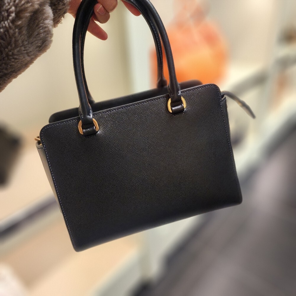 [아울렛] 프라다 삼각로고 사피아노 토트백 1BA409