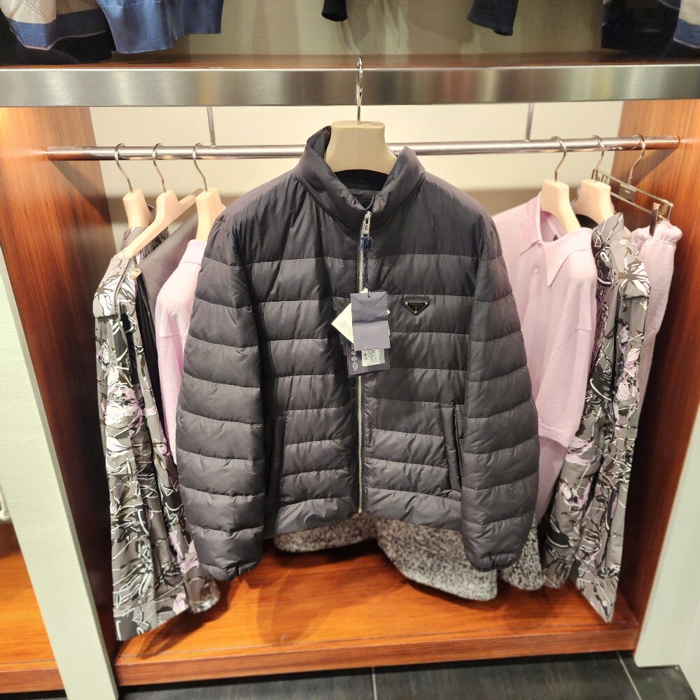 [아울렛] 프라다 삼각로고 남성 패딩 자켓 SGC403