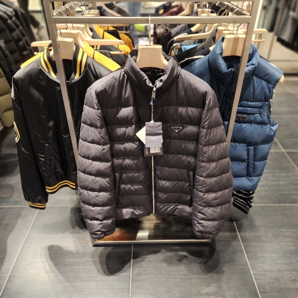 [아울렛] 프라다 삼각로고 남성 패딩 자켓 SGC403
