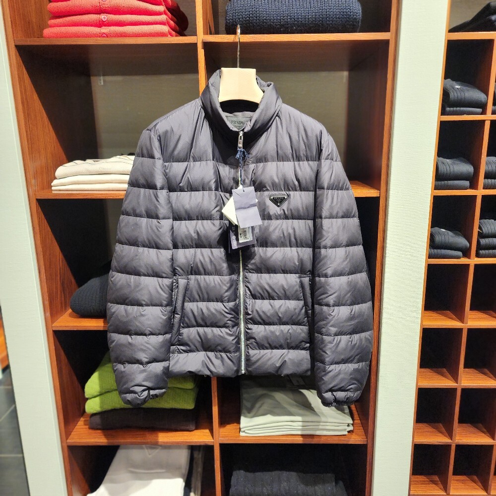 [아울렛] 프라다 삼각로고 남성 패딩 자켓 SGC403