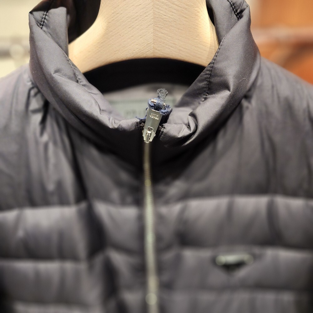 [아울렛] 프라다 삼각로고 남성 패딩 자켓 SGC403