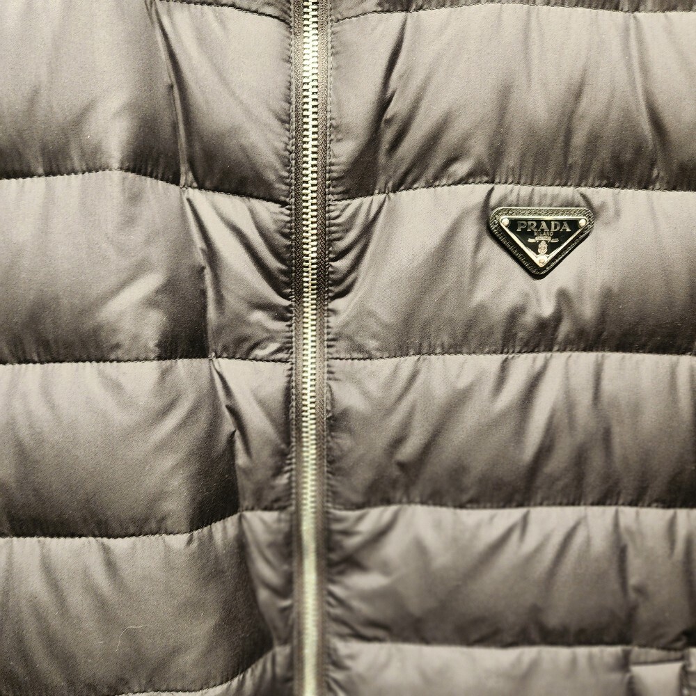 [아울렛] 프라다 삼각로고 남성 패딩 자켓 SGC403