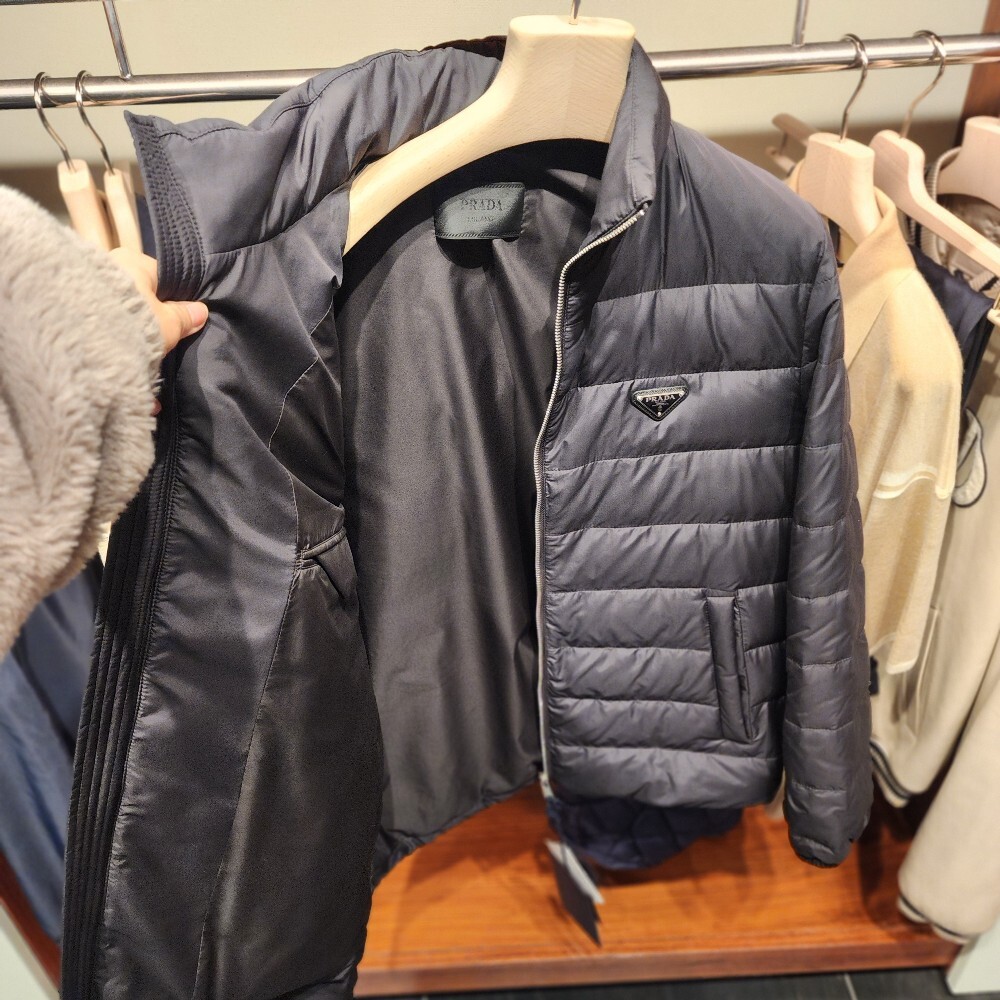 [아울렛] 프라다 삼각로고 남성 패딩 자켓 SGC403