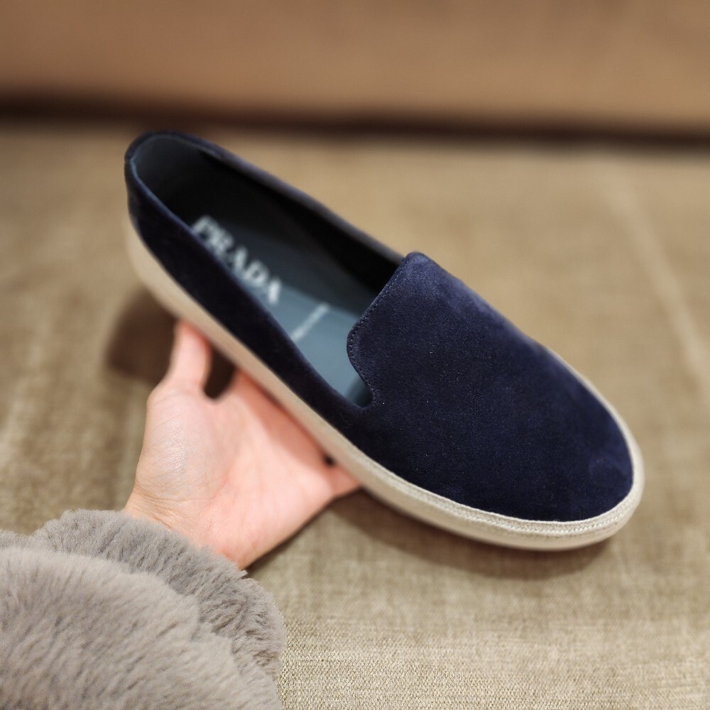 [아울렛] 프라다 스웨이드남성 슬립온 2DG157