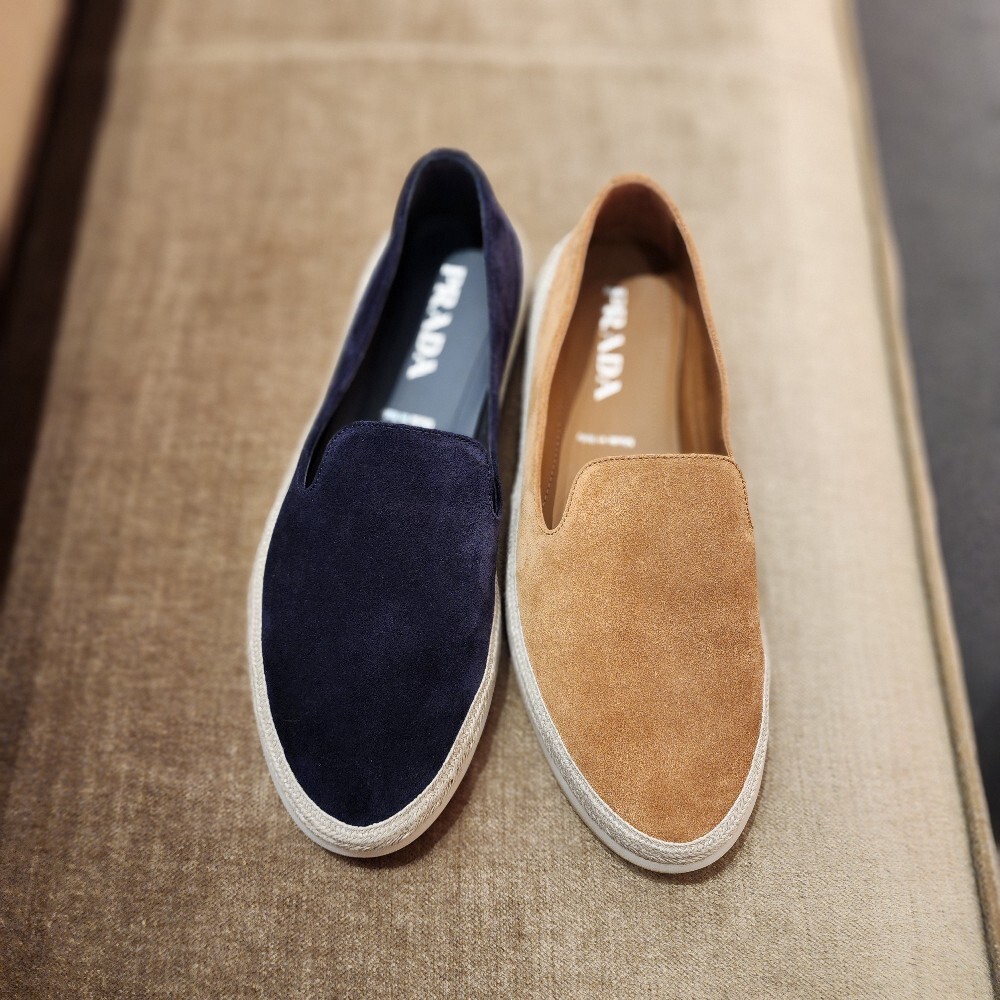 [아울렛] 프라다 스웨이드남성 슬립온 2DG157