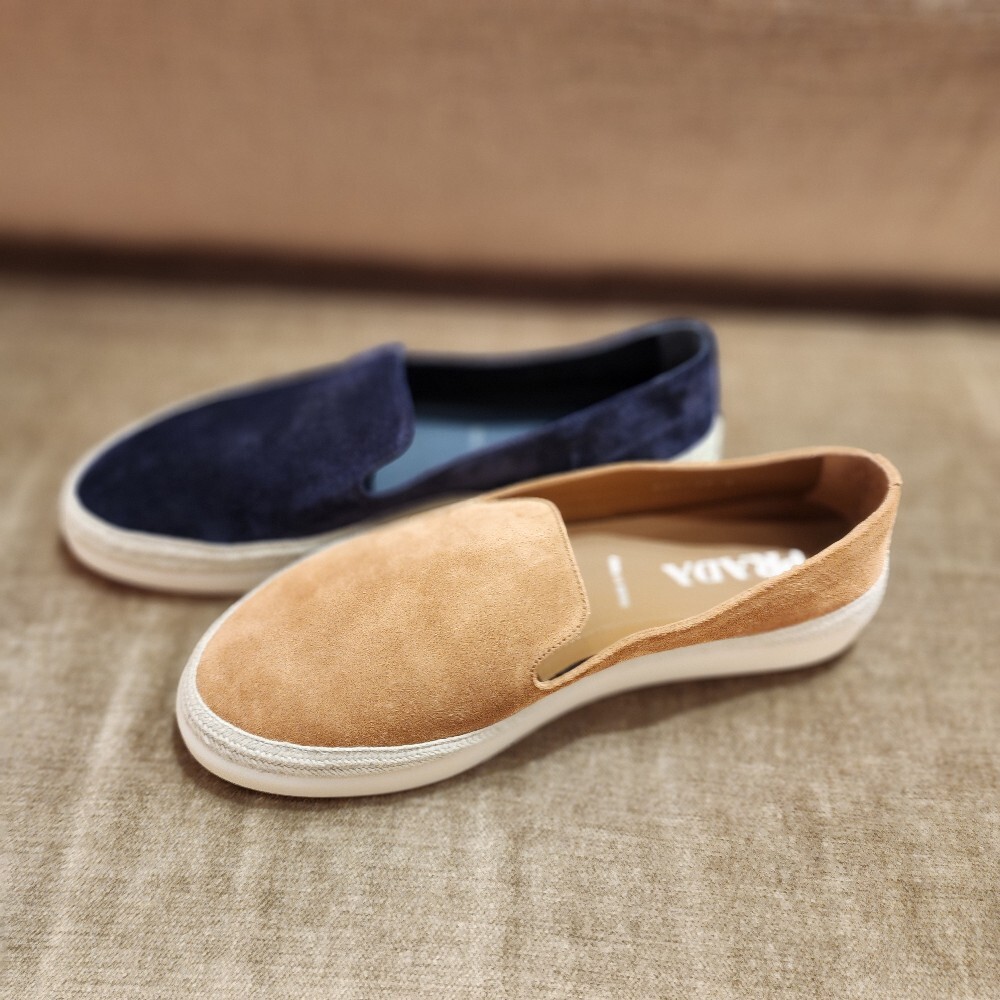 [아울렛] 프라다 스웨이드남성 슬립온 2DG157