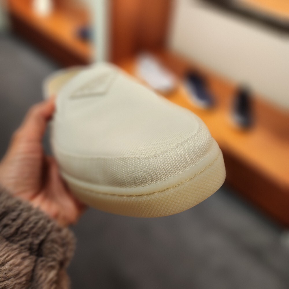 [아울렛] 프라다 로고 남성 슬립온 2S2964