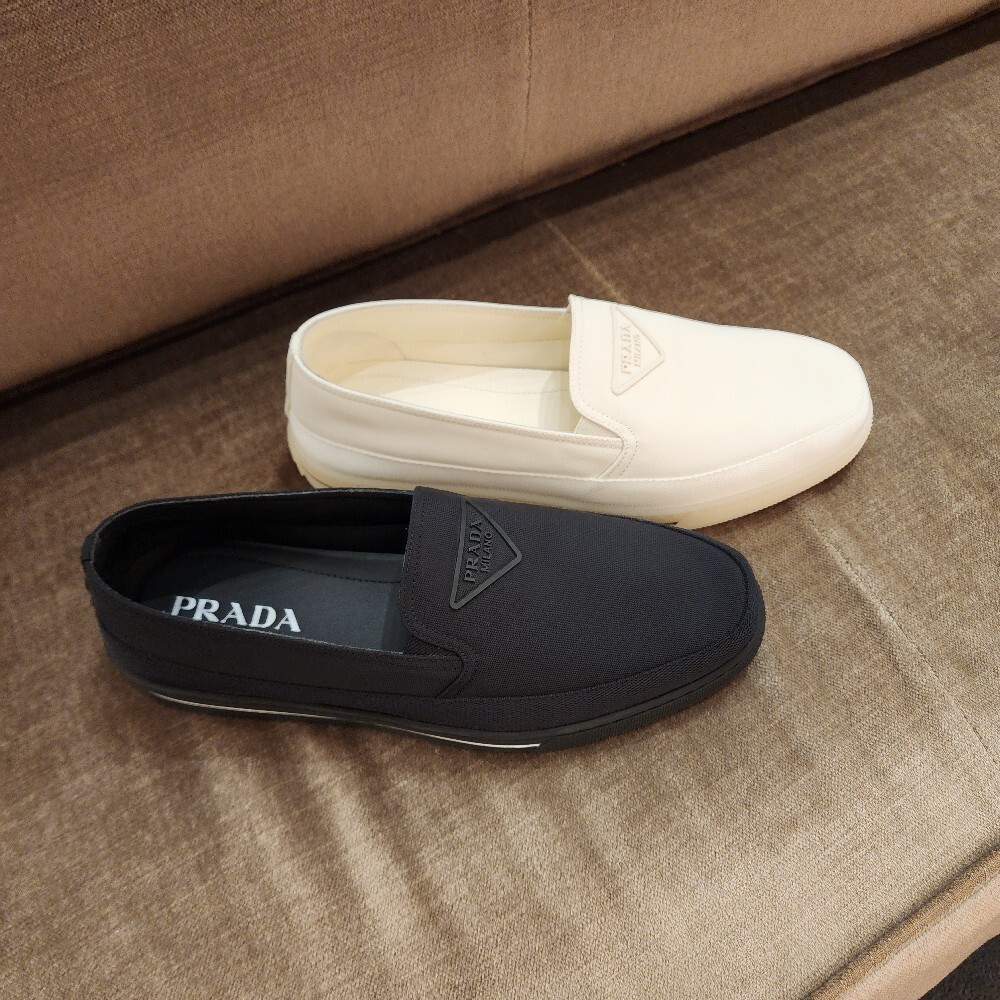 [아울렛] 프라다 로고 남성 슬립온 2S2964
