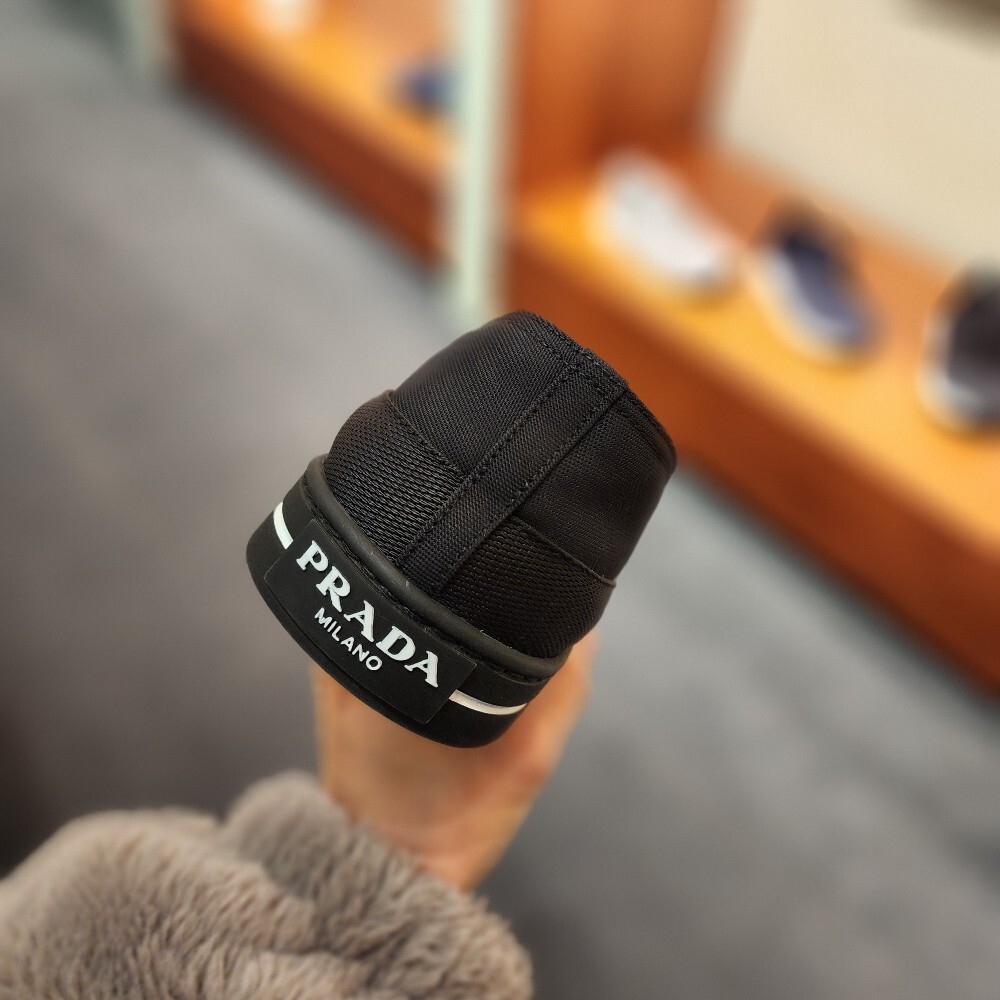 [아울렛] 프라다 로고 남성 슬립온 2S2964